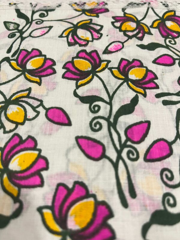 Pink And Yellow Coloured Lotus Pattern Cotton Chaddar